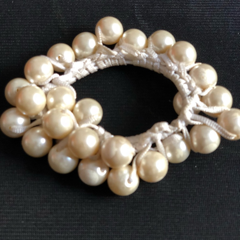 Pearl bracelet